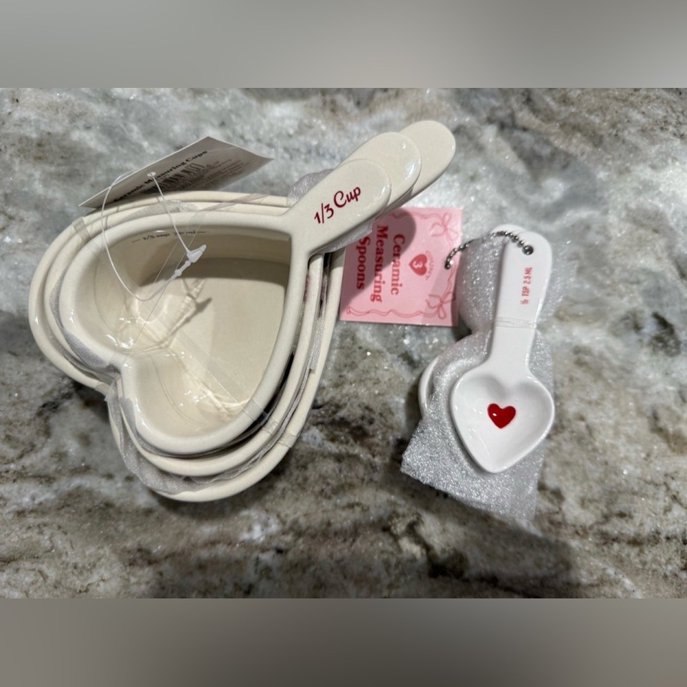 Target bullseye playground Valentine’s Day measuring cups & spoons